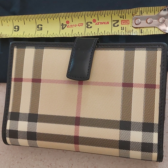 Authentic Burberry small tote and wallet comes with dust bag - Picture 13 of 16